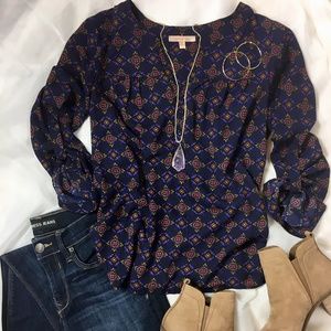 |Skies are blue| Button Sleeve Top